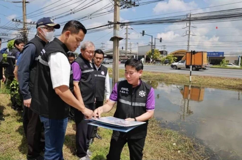 นิคมอุตสาหกรรมบางปะอิน  ต้อนรับคนะรัฐมนตรีว่าการกระทรวงอุตสาหกรรม  พร้อมคณะผู้บริหารกระทรวง ตรวจการป้องกันน้ำท่วมนิคมฯ กลุ่ม จ.พระนครศรีอยุธยา